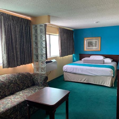 Howard Johnson By Wyndham Denver West Wheat Ridge Esterno foto