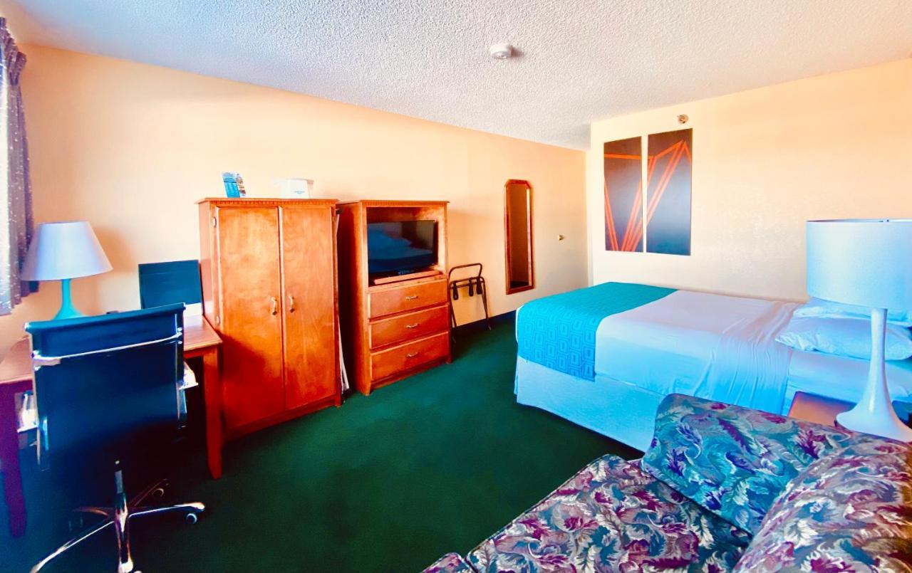 Howard Johnson By Wyndham Denver West Wheat Ridge Esterno foto