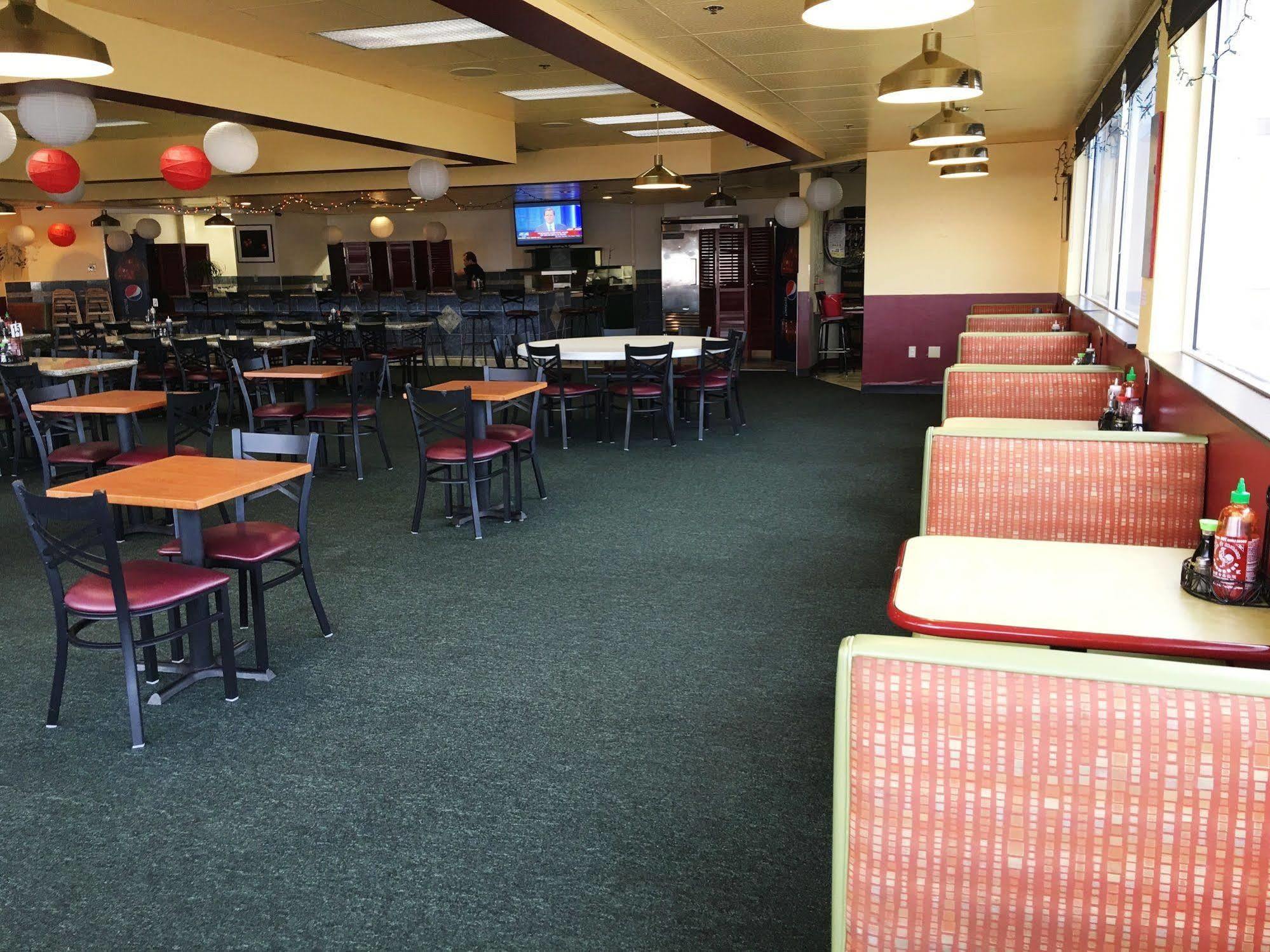 Howard Johnson By Wyndham Denver West Wheat Ridge Esterno foto