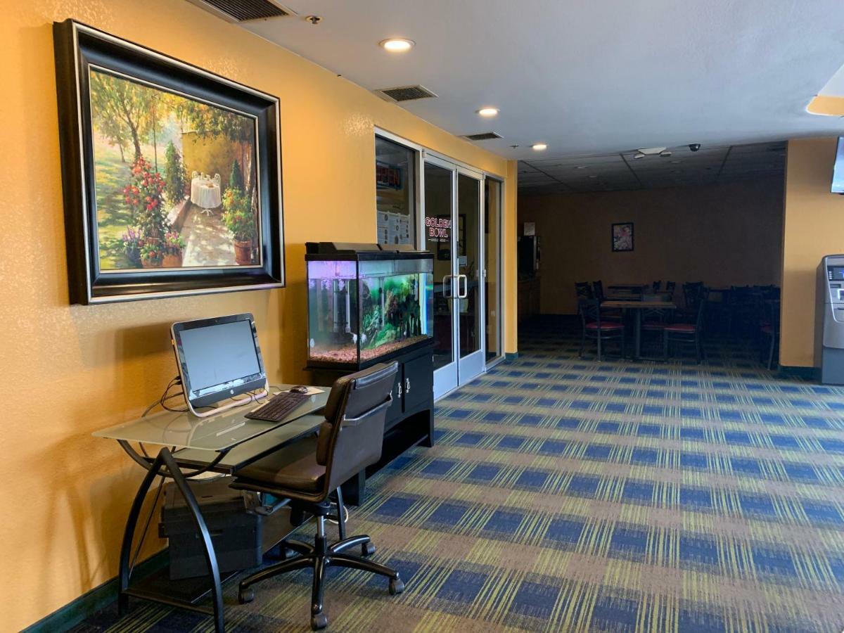 Howard Johnson By Wyndham Denver West Wheat Ridge Esterno foto