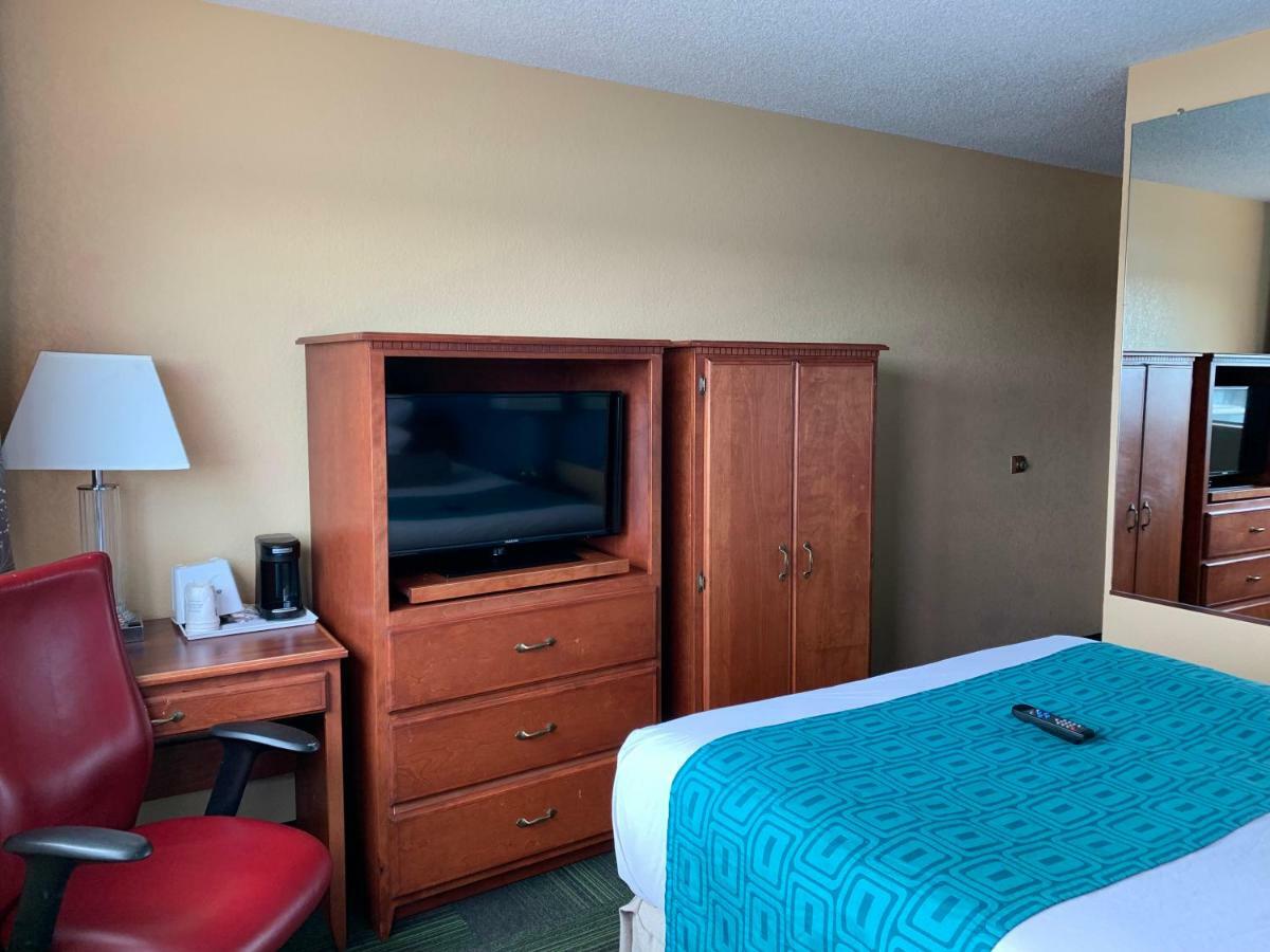 Howard Johnson By Wyndham Denver West Wheat Ridge Esterno foto